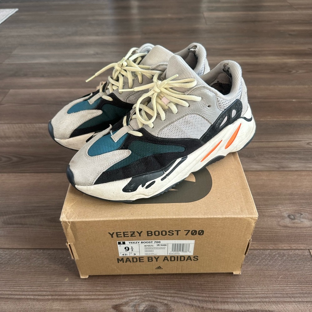 OG Adidas Yeezy Boost 700 Waverunners Sz 9.5 Kanye West 1st Drop